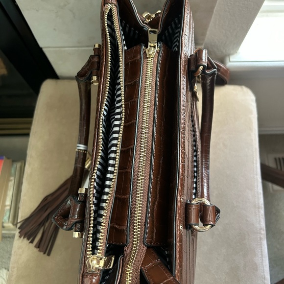 NWT PARK AVE COLLECTION VEGAN SATCHEL HANDBAG & WRISTLET - Picture 9 of 14